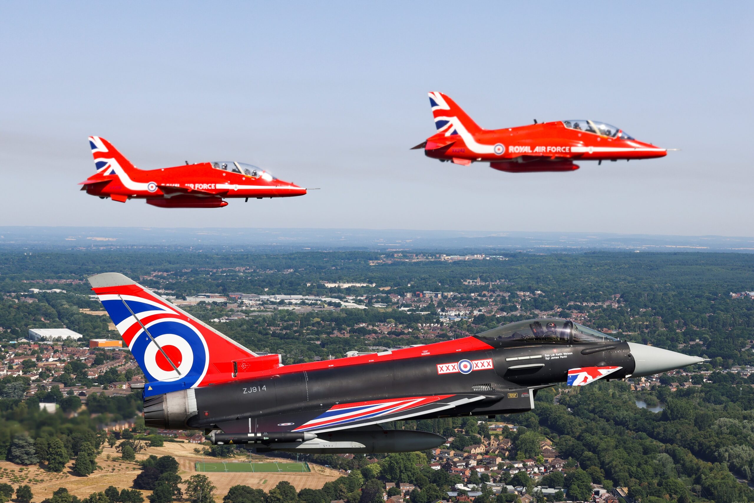 US Sees Foreign State Link in Thwarted UK Military Base Plot 3 Raf Fairford Military Air Base Uk Police Security