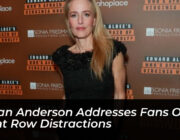 gillian anderson addresses fans over front row distractions f0VC