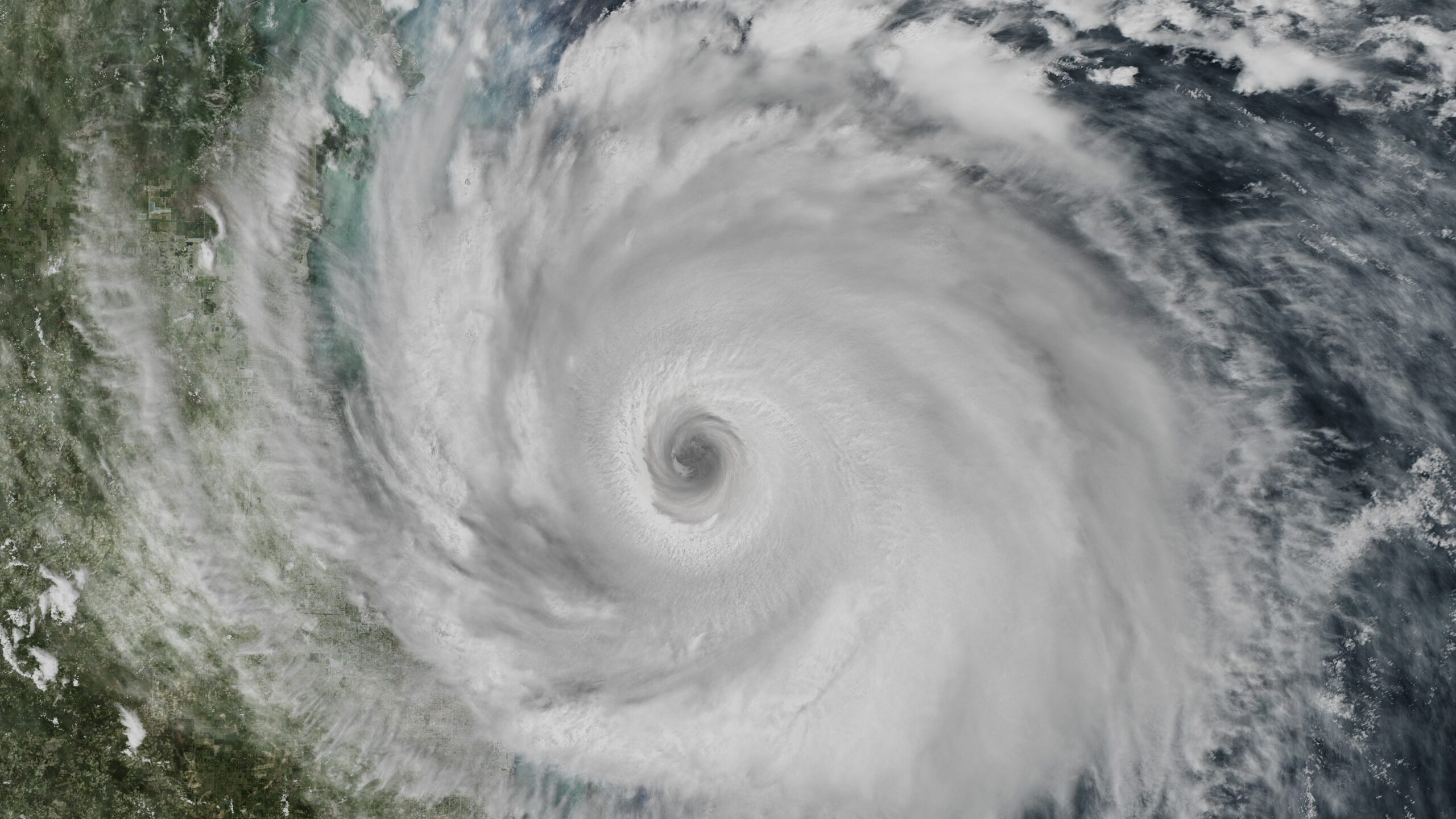Isaias Leaves Hundreds of Thousands Without Power in FL, AL 4 Hurricane Isaias Storm Damage Florida Power Lines Flooding