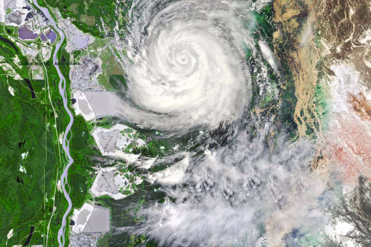 Hurricane Simon Strikes Mexico Pacific Coast With Flood Threats 4 Hurricane Simon Mexico Pacific Coast Flooding Puerto Vallarta