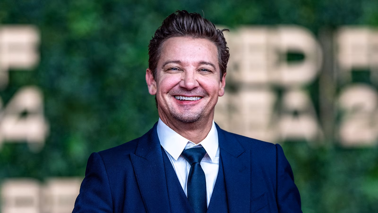 Mayor of Kingstown Climbs Netflix Global TV Chart 4 Jeremy Renner Mayor Of Kingstown Prison Drama
