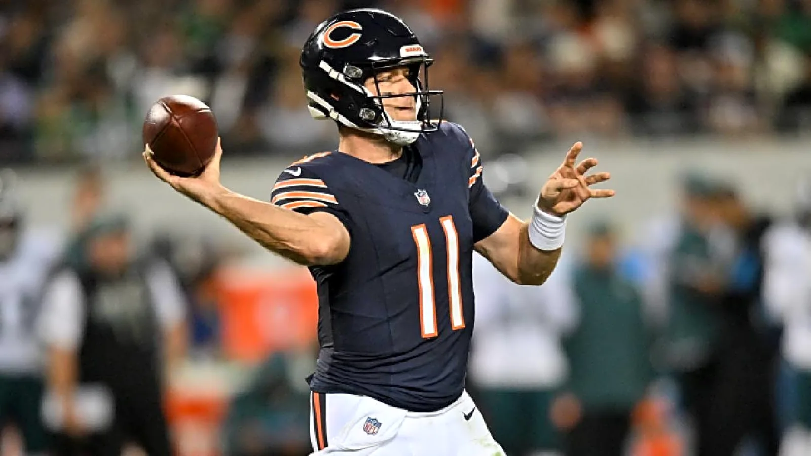 Fantasy Football Week 4: Key Defenses & Matchups Guide 3 Nfl Football Player Running On Field Stadium