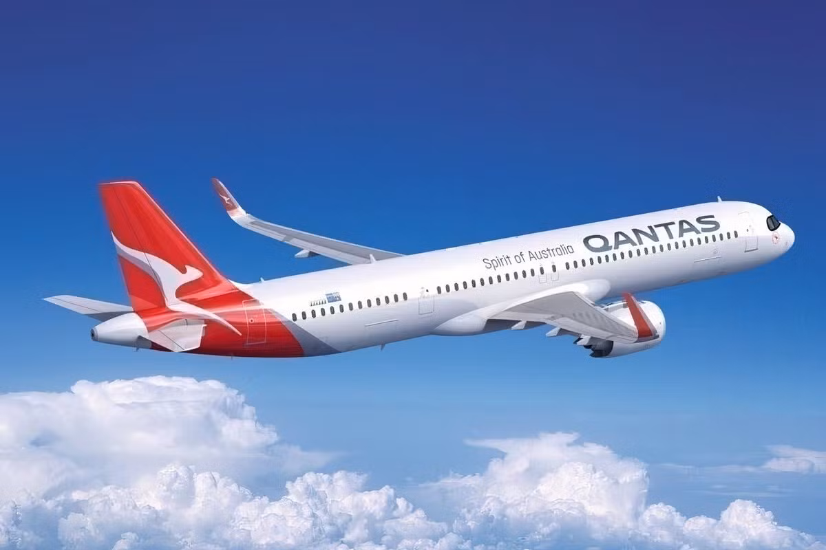 qantas cancels rome flight after bedbugs invade economy 1cal