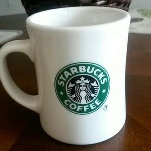 Starbucks 2026 Holiday Menu: New Tiramisu Velvet Drinks & Dates 5 Starbucks Holiday Menu Red Cups Coffee Drinks